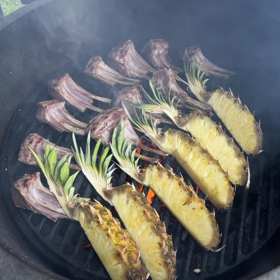Grillitud kala ananassiga